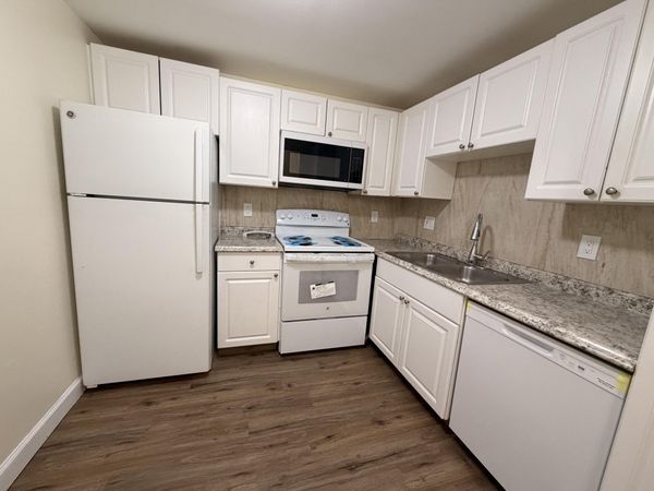 1505 Crescent Circle, Unit B21, Lake Park, FL 33403