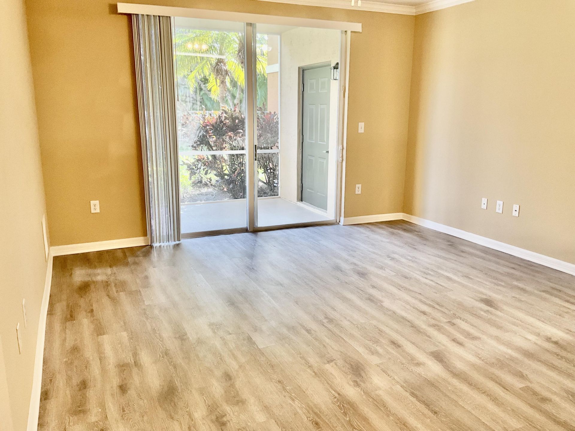 6492 Emerald Dunes Drive, Unit 106, West Palm Beach, FL 33411 Photo