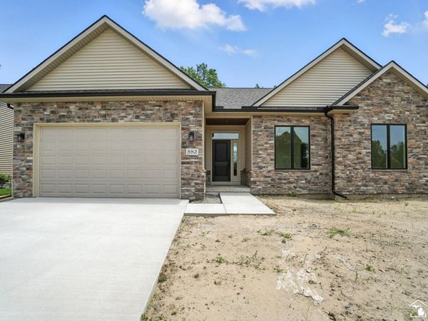 664 Central Park Boulevard, Monroe, MI 48162