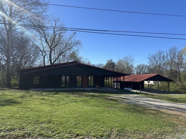 710 E 9th Street, Newark, AR 72562