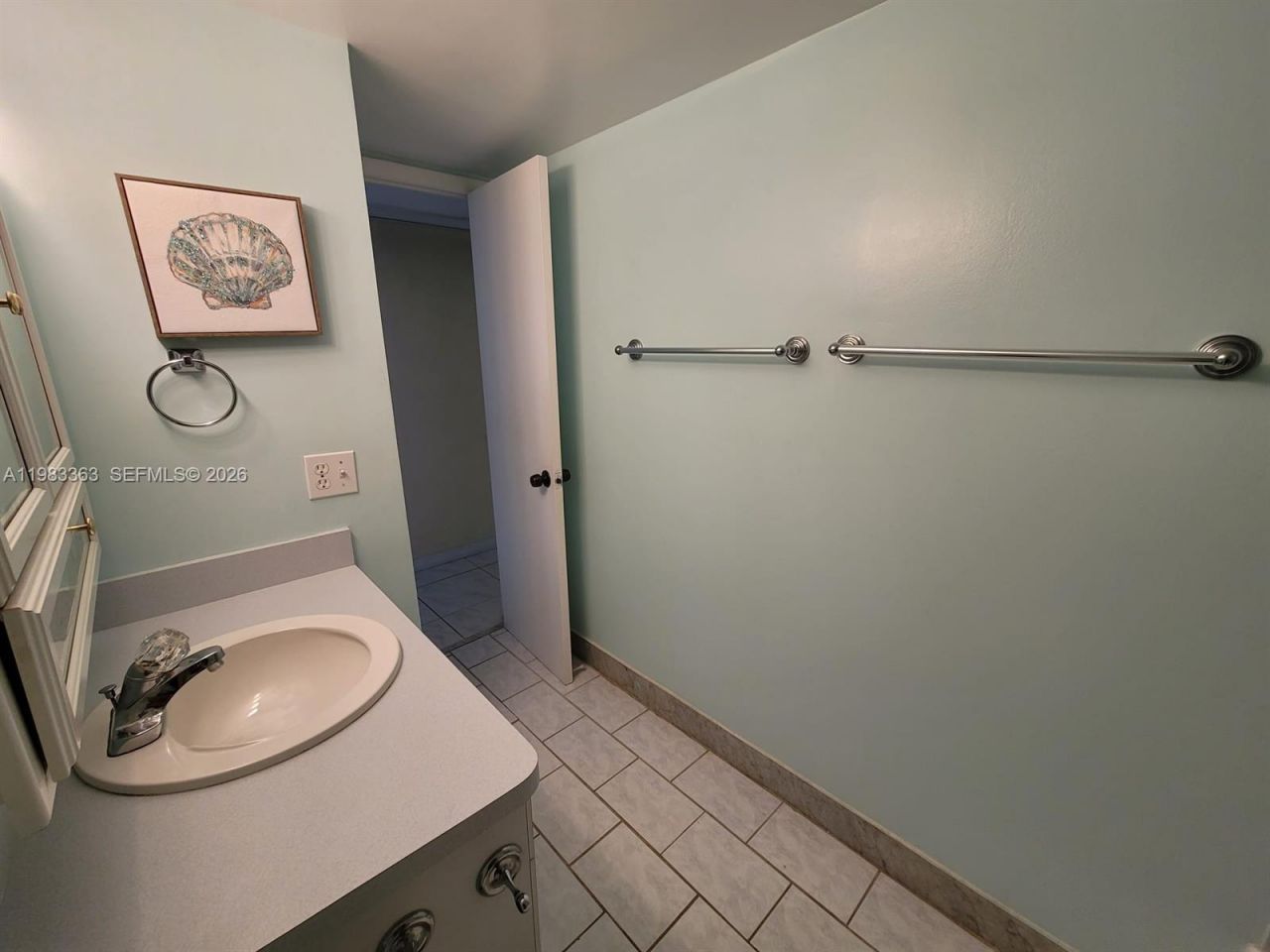 401 Golden Isles Dr , Unit 1114, Hallandale Beach, FL 33009 Photo