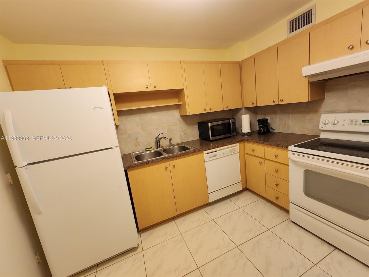 401 Golden Isles Dr , Unit 1114, Hallandale Beach, FL 33009 Photo