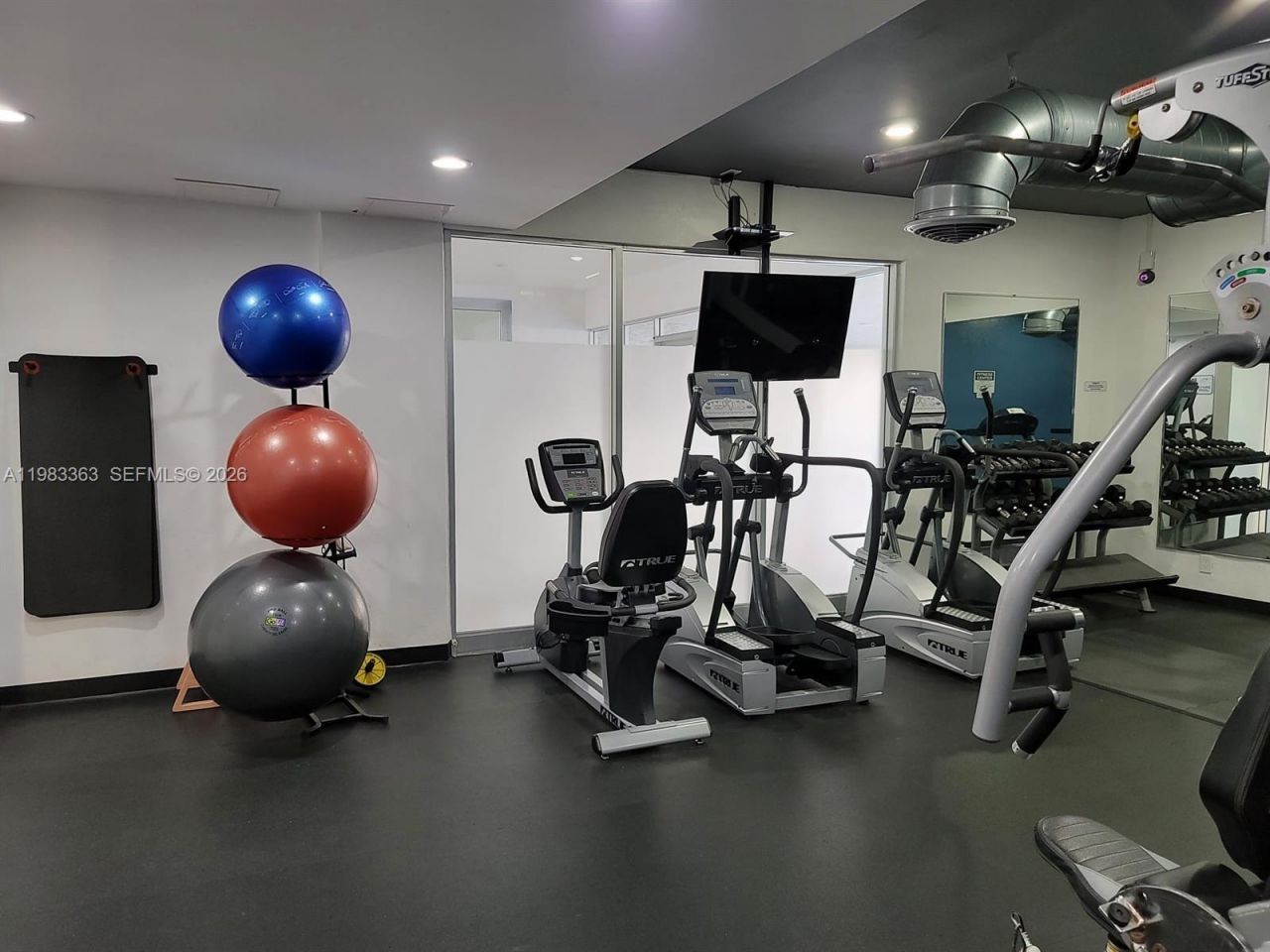 401 Golden Isles Dr , Unit 1114, Hallandale Beach, FL 33009 Photo