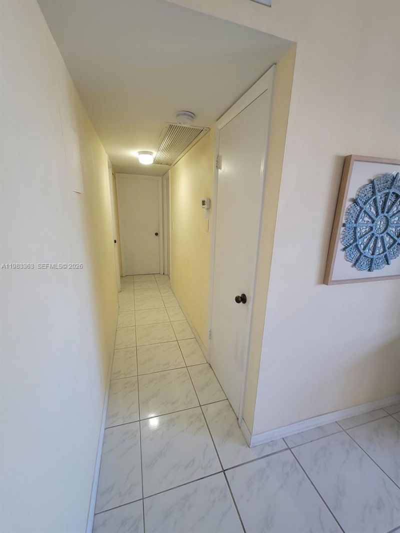 401 Golden Isles Dr , Unit 1114, Hallandale Beach, FL 33009 Photo