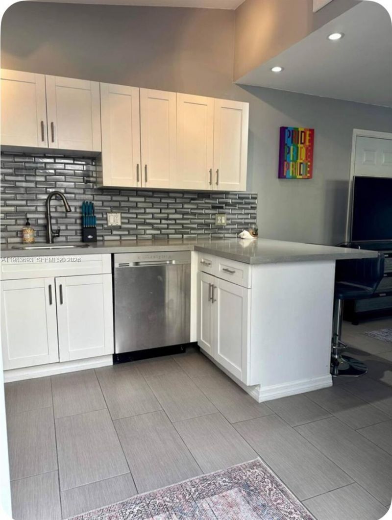 1432 NE 5th Ave, Unit 4, Fort Lauderdale, FL 33304 Photo