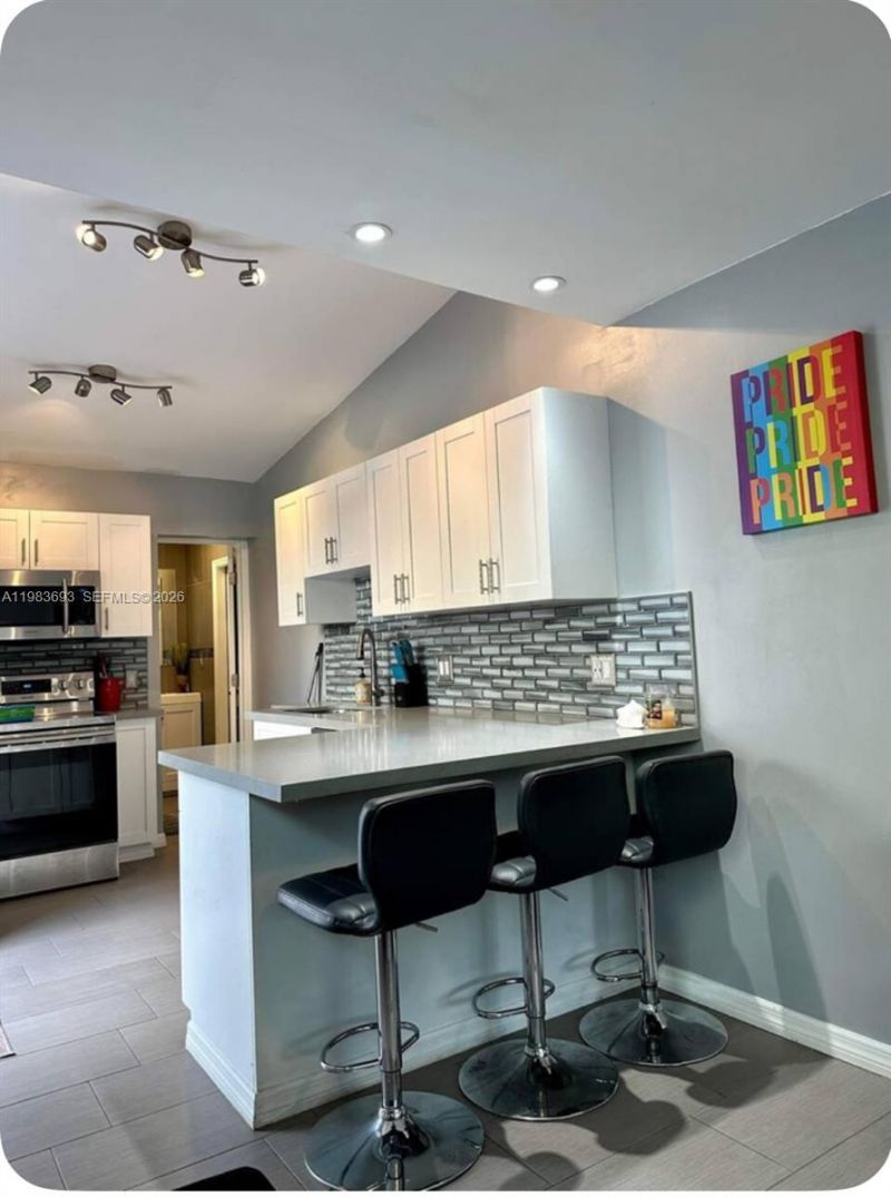 1432 NE 5th Ave, Unit 4, Fort Lauderdale, FL 33304 Photo