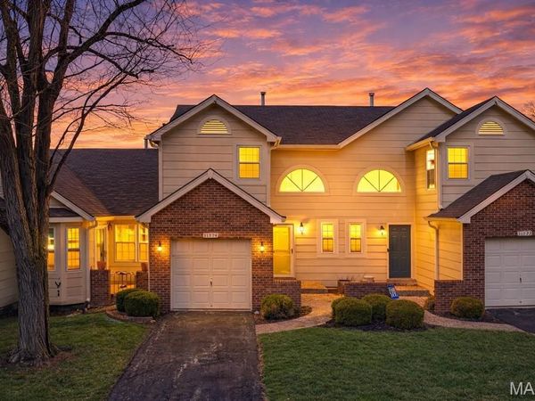 11934 Autumn Lakes Drive, Maryland Heights, MO 63043