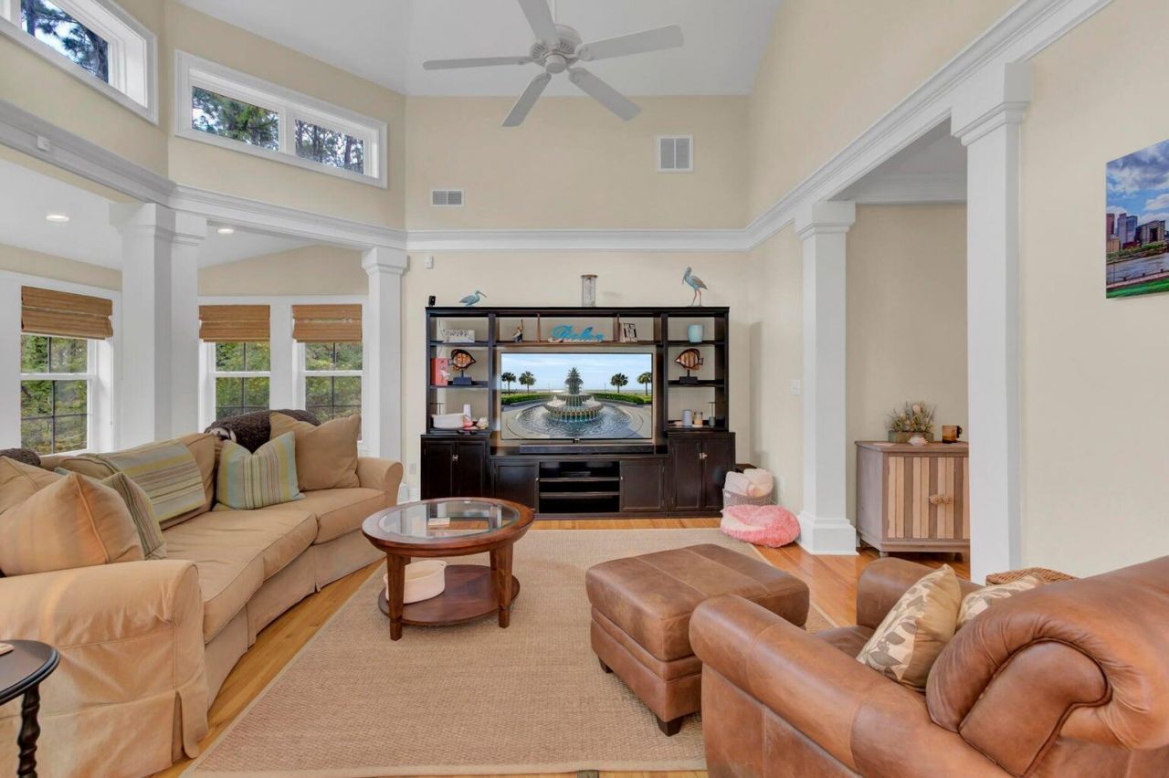 1536 Sea Palms Crescent Photo 11