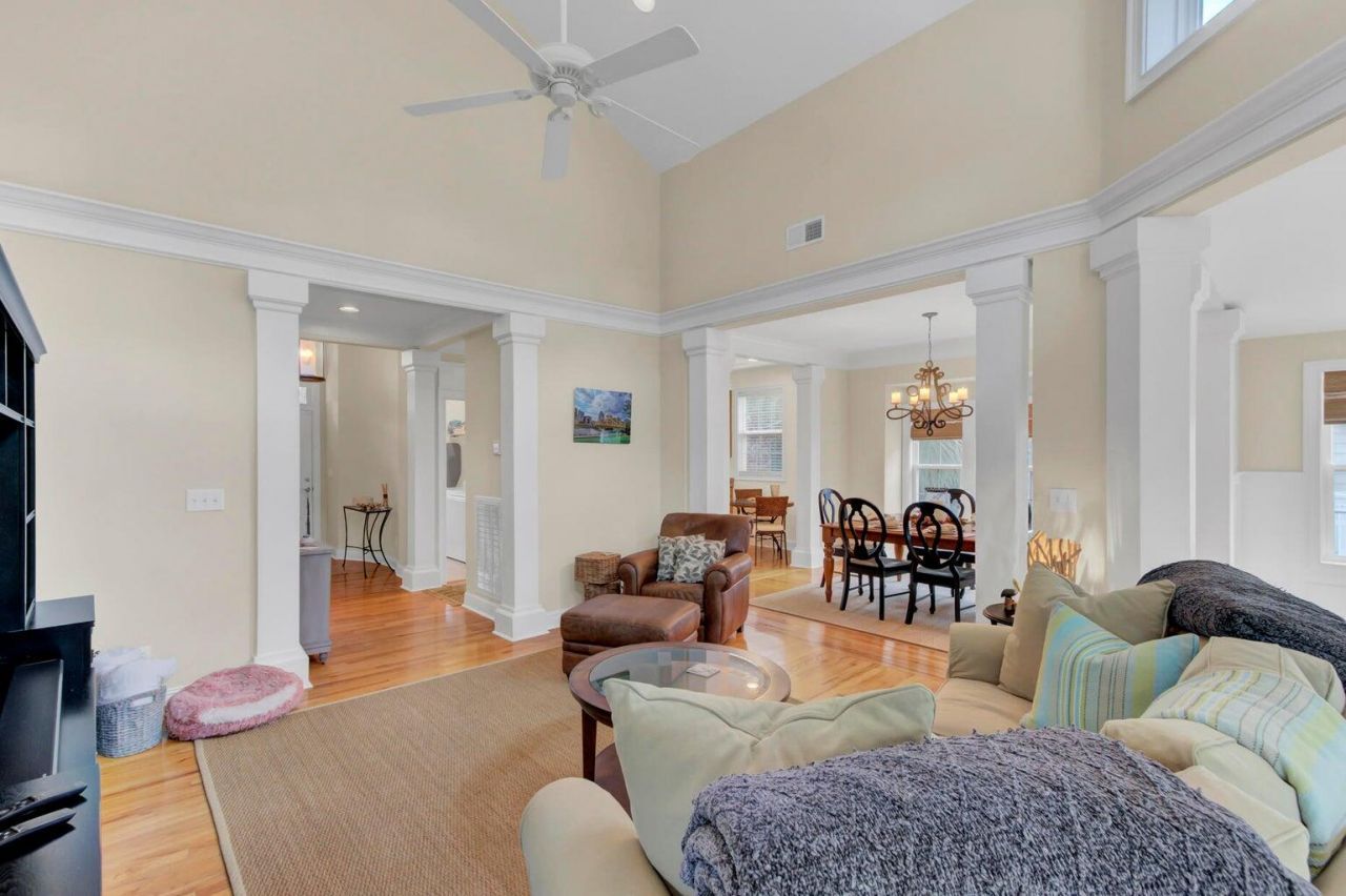 1536 Sea Palms Crescent Photo 12