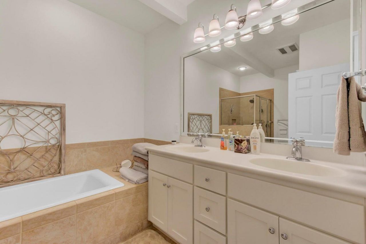 1536 Sea Palms Crescent Photo 26