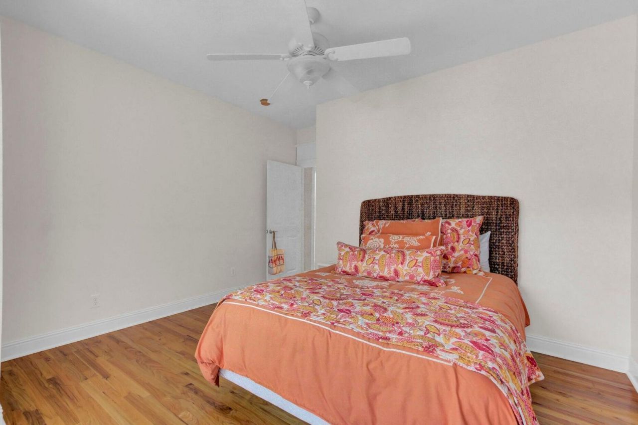 1536 Sea Palms Crescent Photo 33