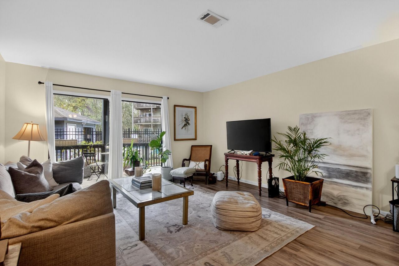 1530 Fort Johnson Road Photo 6