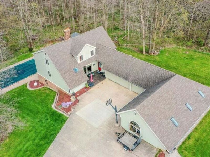 9342 Pasco Montra Road, Sidney, OH 45365 Photo 2