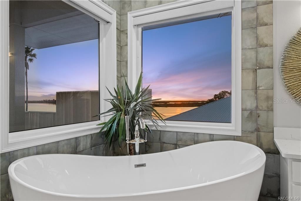 12010 W Bayshore Drive , Crystal River, FL 34429 Photo