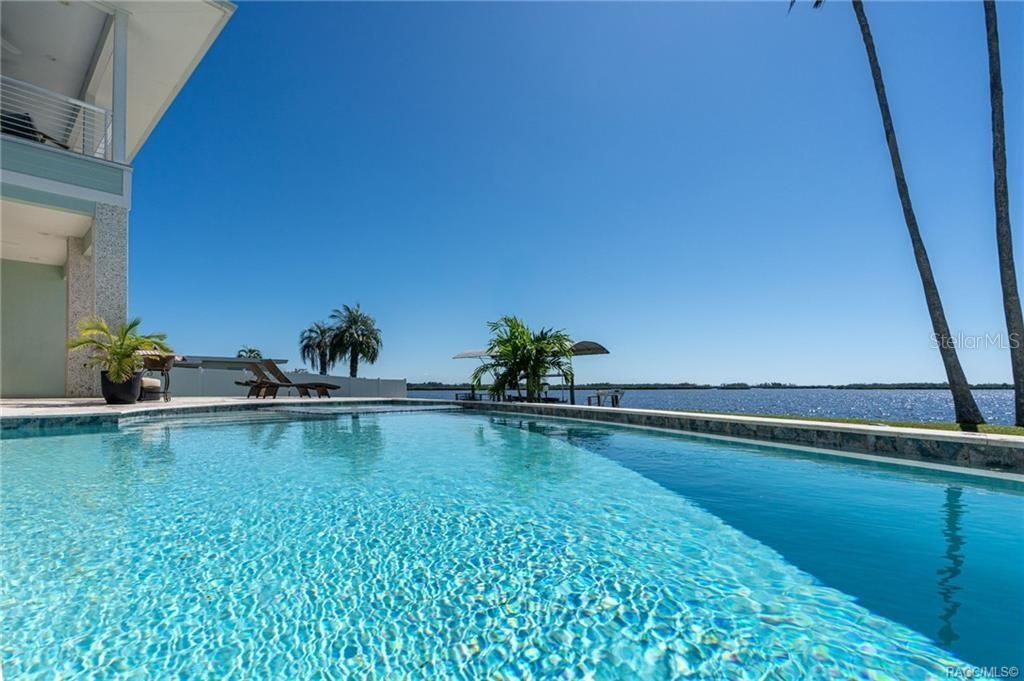 12010 W Bayshore Drive , Crystal River, FL 34429 Photo