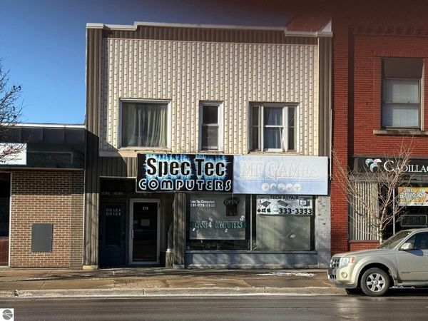 216 Mitchell Street S, Cadillac, MI 49601