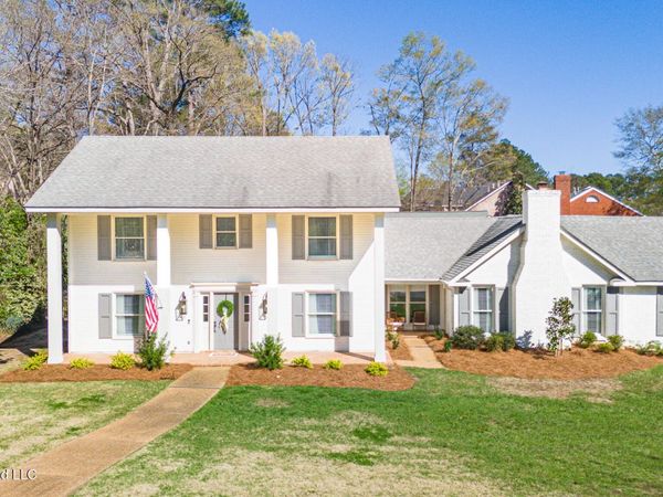 2004 S Petit Bois Street, Jackson, MS 39211