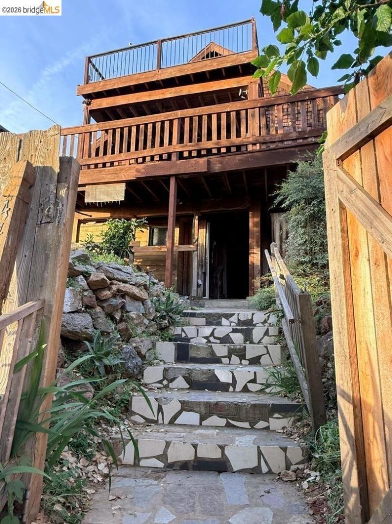 4432 Harbor View Ave, Oakland, CA 94619 Main Photo