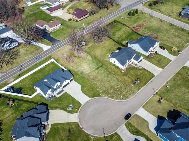 5727 Shadow Ridge Circle NW, North Canton, OH 44720 Photo 2