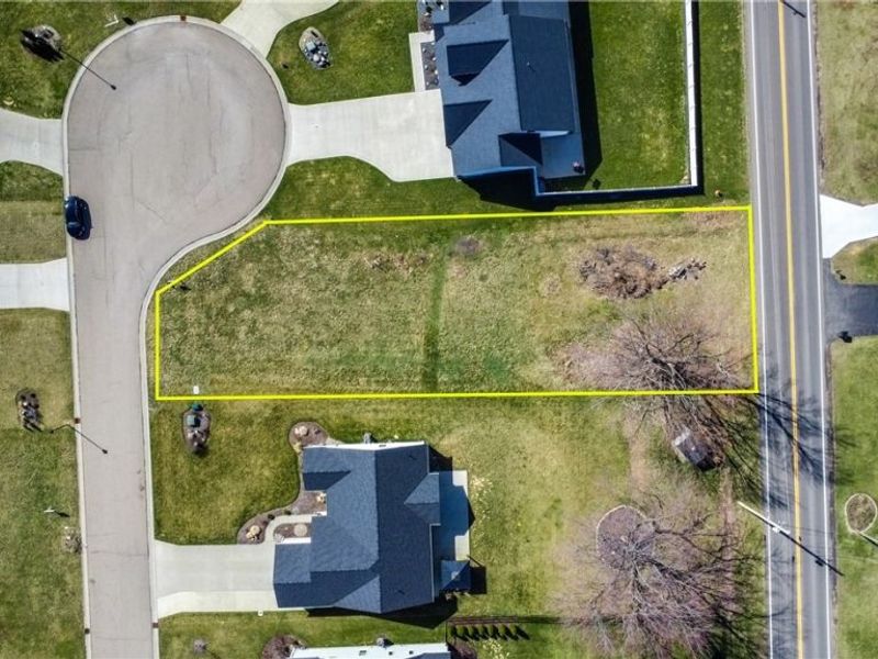 5727 Shadow Ridge Circle NW, North Canton, OH 44720 Photo 3