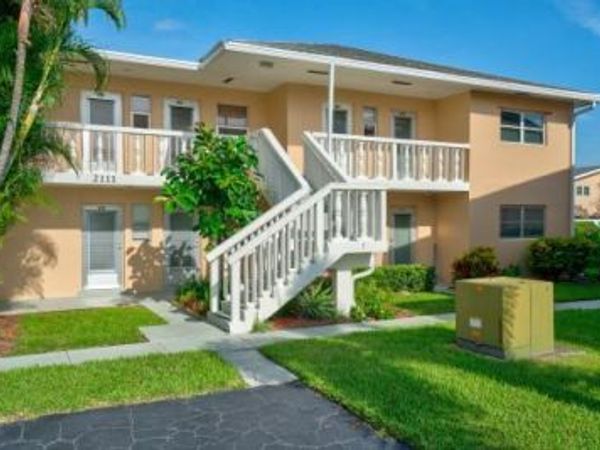 2111 NE 1st Court, Unit 203, Boynton Beach, FL 33435