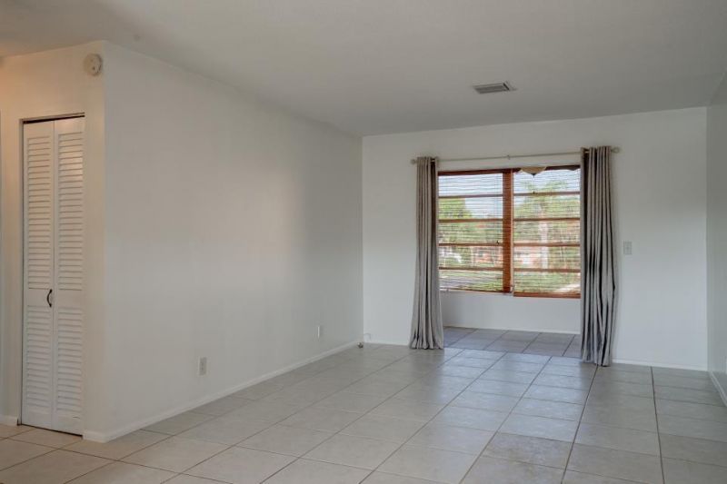 2111 NE 1st Court, Unit 203, Boynton Beach, FL 33435 Photo