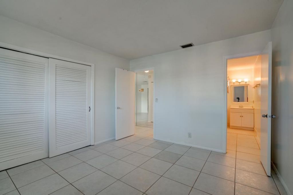 2111 NE 1st Court, Unit 203, Boynton Beach, FL 33435 Photo