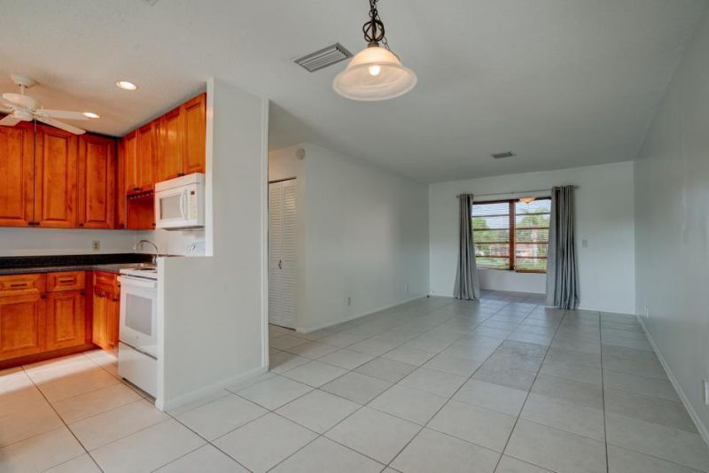 2111 NE 1st Court, Unit 203, Boynton Beach, FL 33435 Photo