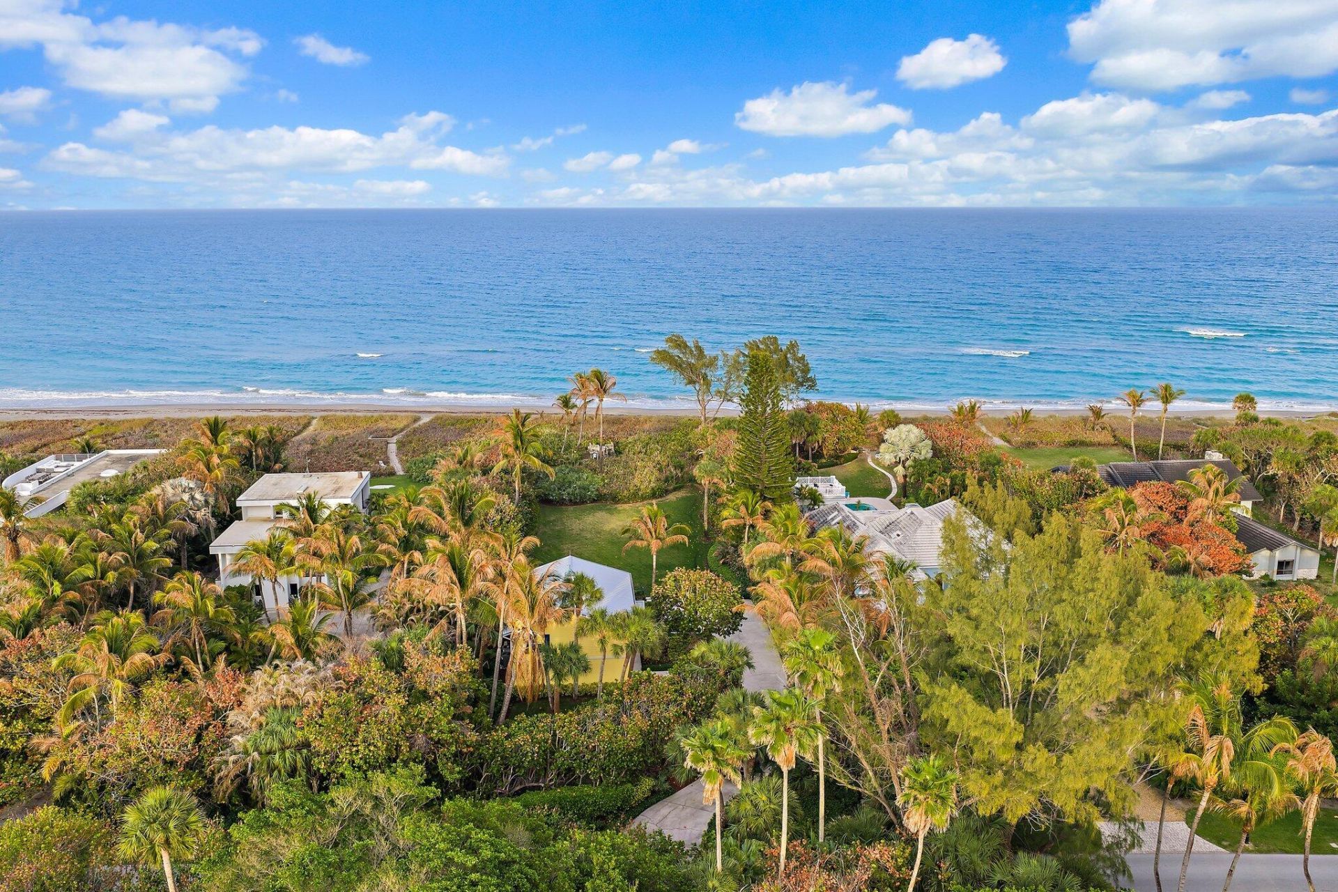 31 N Beach Road, Jupiter Island, FL 33455 Photo
