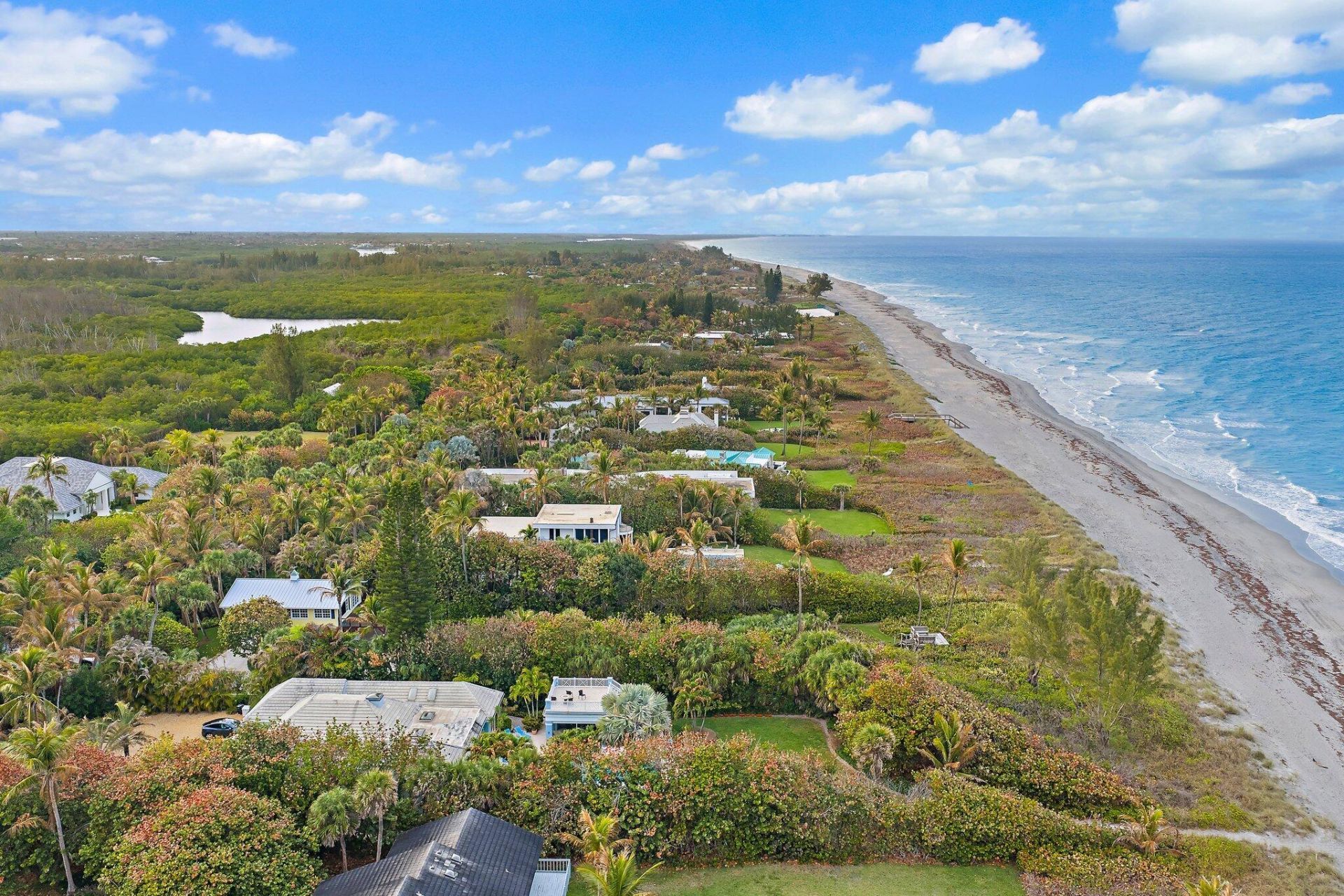 31 N Beach Road, Jupiter Island, FL 33455 Photo
