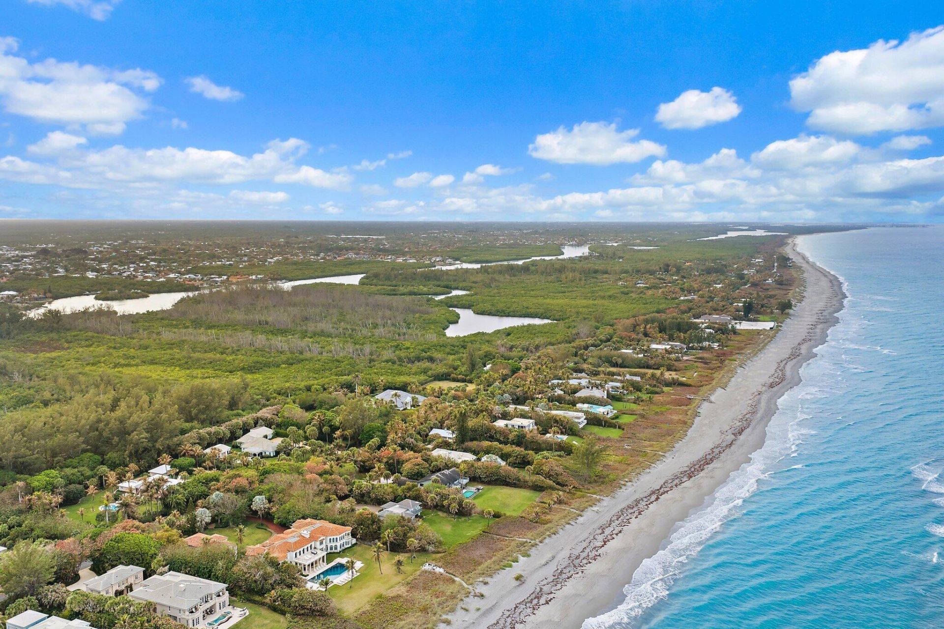 31 N Beach Road, Jupiter Island, FL 33455 Photo