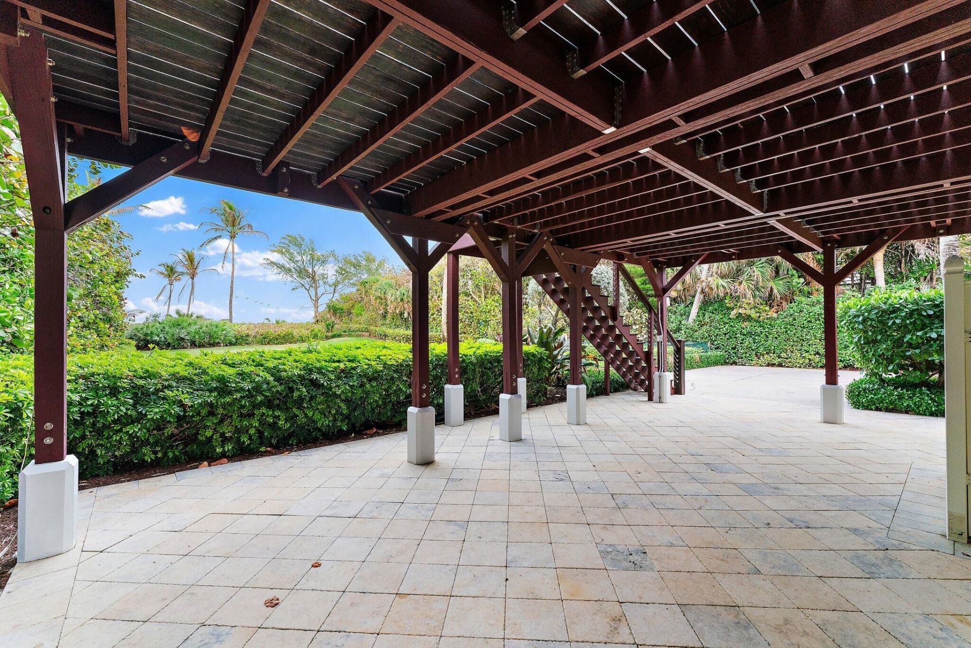 31 N Beach Road, Jupiter Island, FL 33455 Photo