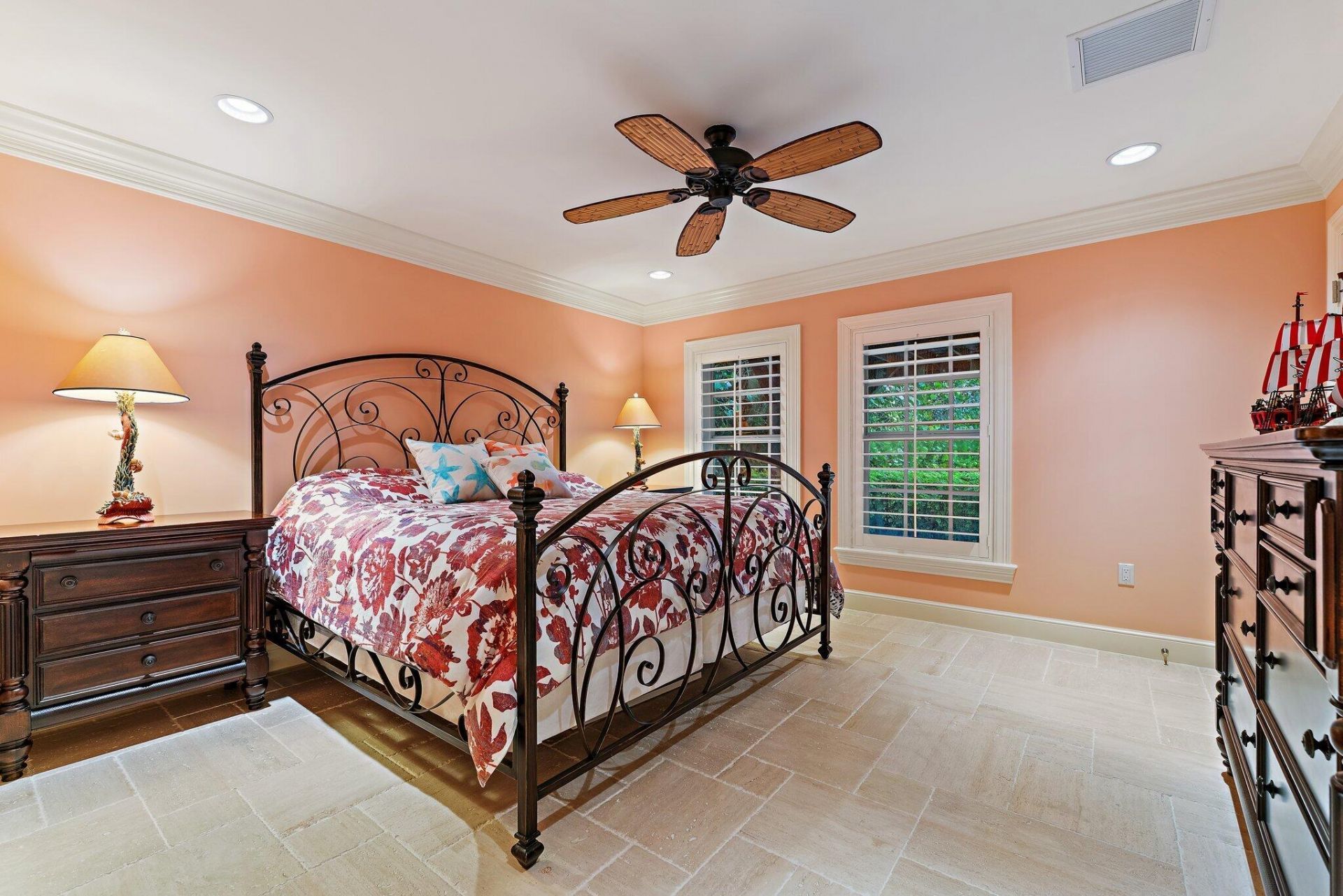 31 N Beach Road, Jupiter Island, FL 33455 Photo