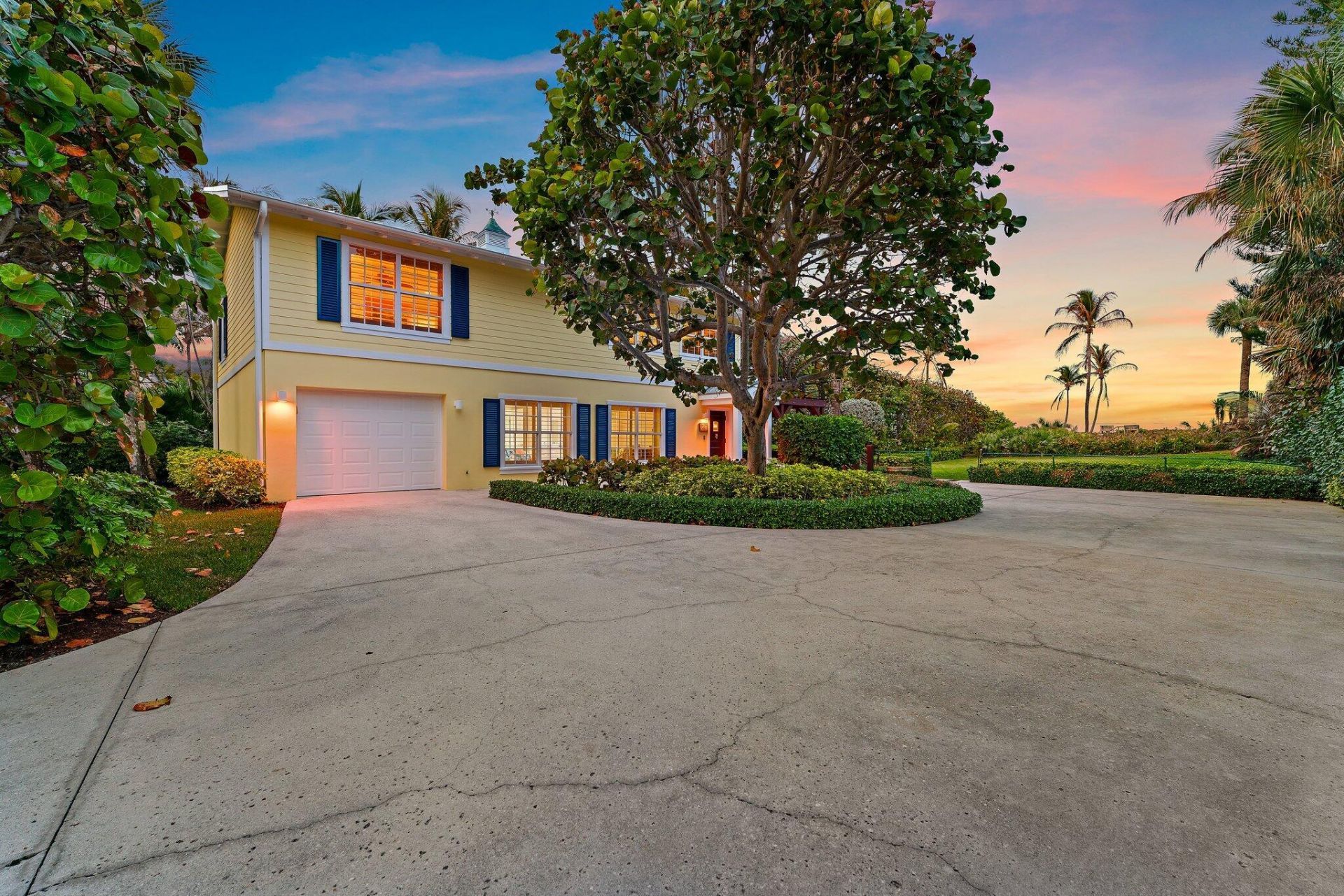 31 N Beach Road, Jupiter Island, FL 33455 Photo