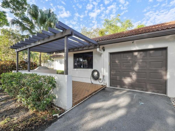 7259 Papaya Way, Tamarac, FL 33321