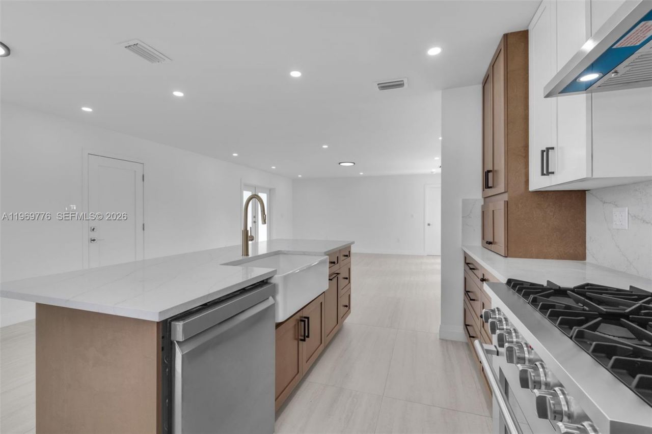 9990 Broad Channel Dr, Cutler Bay, FL 33157 Photo