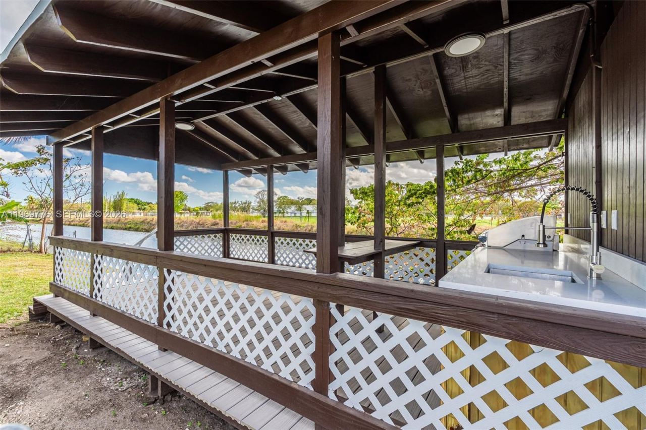 9990 Broad Channel Dr, Cutler Bay, FL 33157 Photo