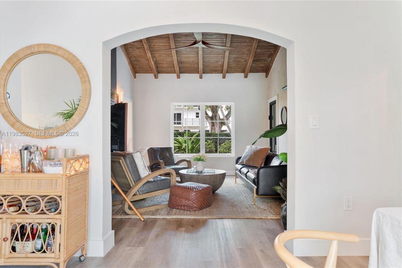 1024 Lenox Ave, Unit 1, Miami Beach, FL 33139 Photo