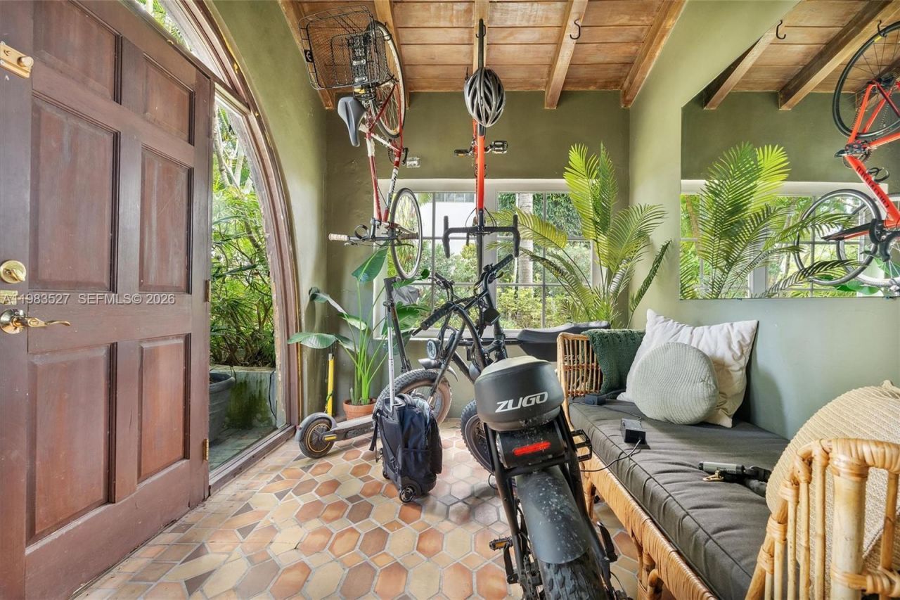 1024 Lenox Ave, Unit 1, Miami Beach, FL 33139 Photo