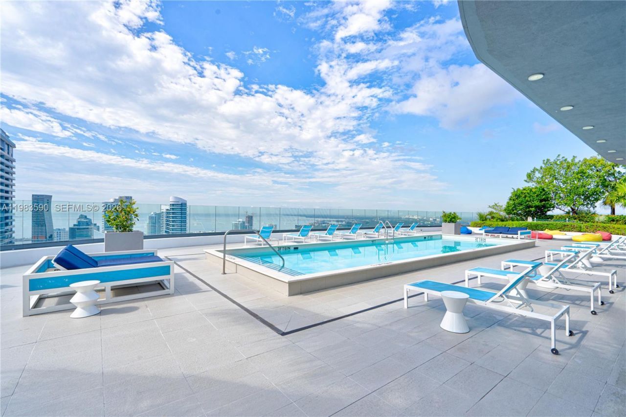 45 SW 9th St, Unit 3809, Miami, FL 33130 Photo