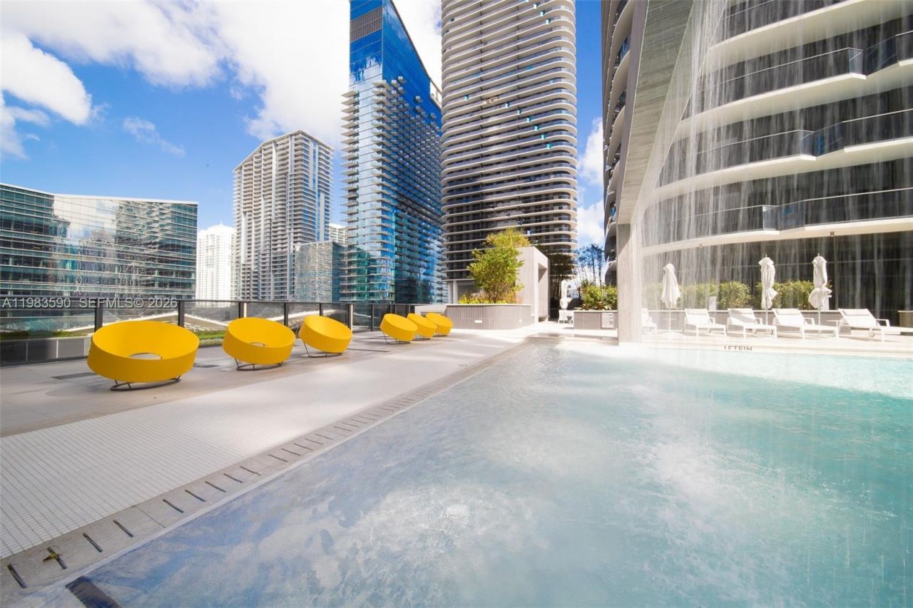 45 SW 9th St, Unit 3809, Miami, FL 33130 Photo