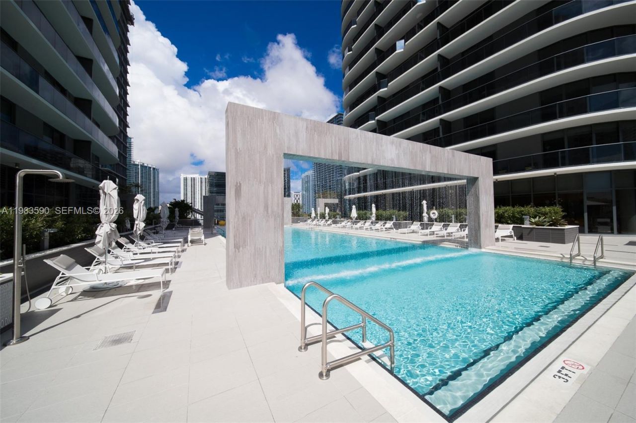 45 SW 9th St, Unit 3809, Miami, FL 33130 Photo