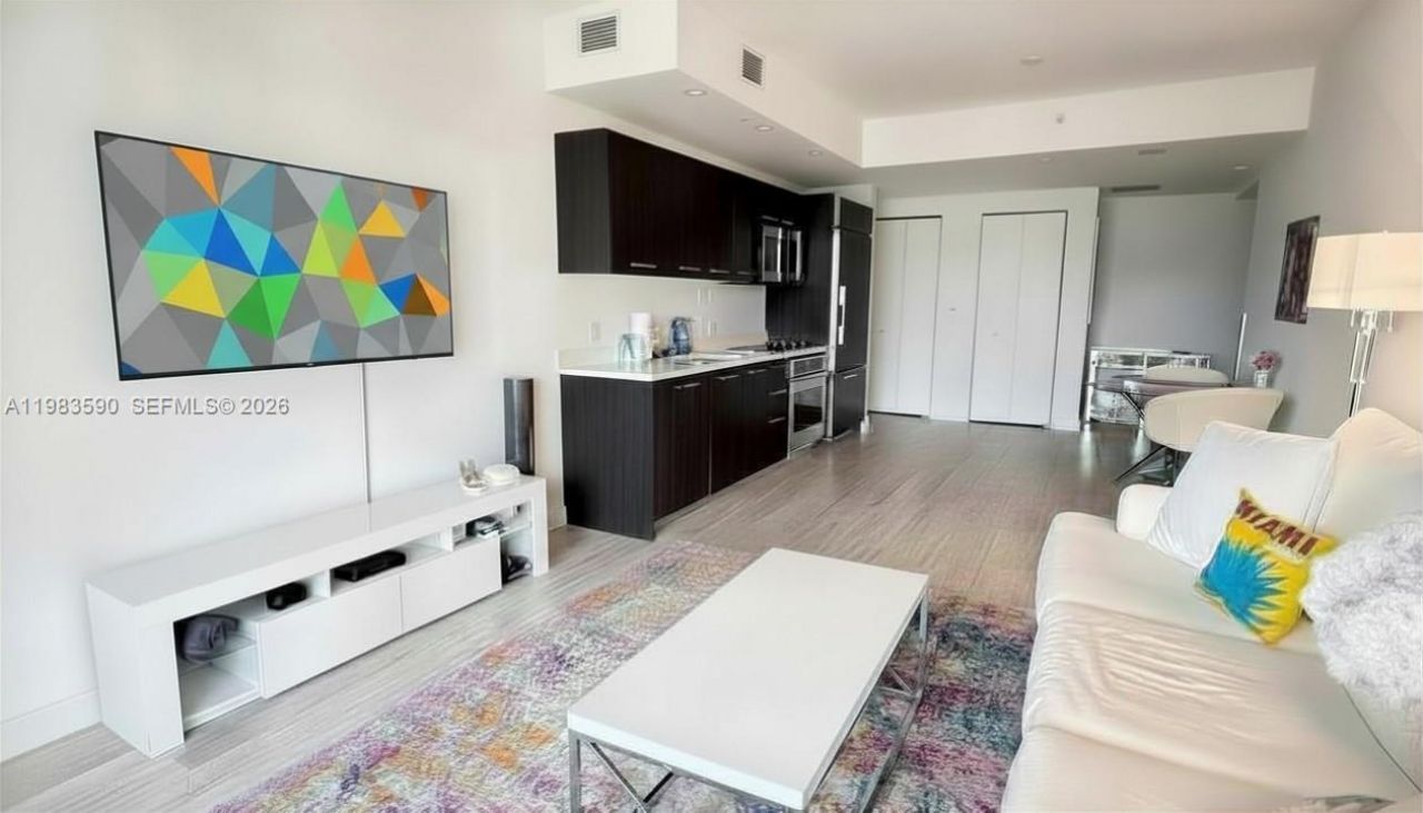 45 SW 9th St, Unit 3809, Miami, FL 33130 Photo