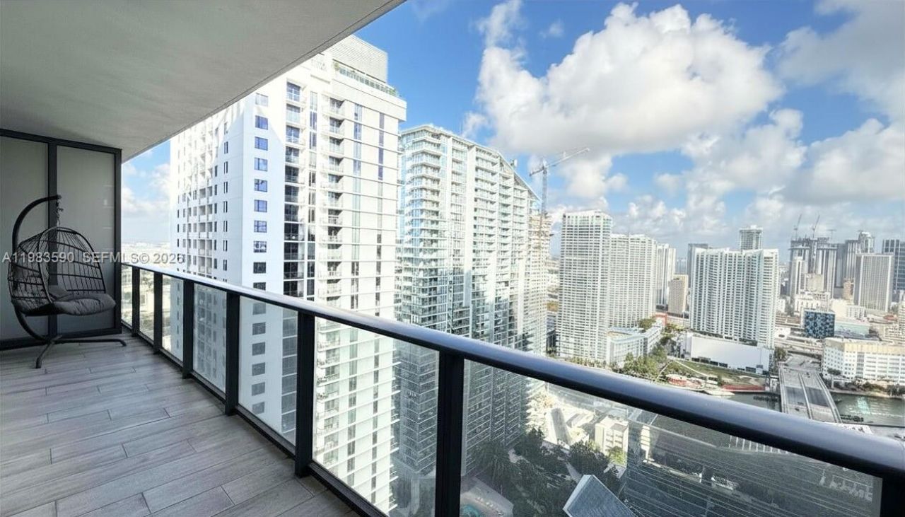 45 SW 9th St, Unit 3809, Miami, FL 33130 Photo