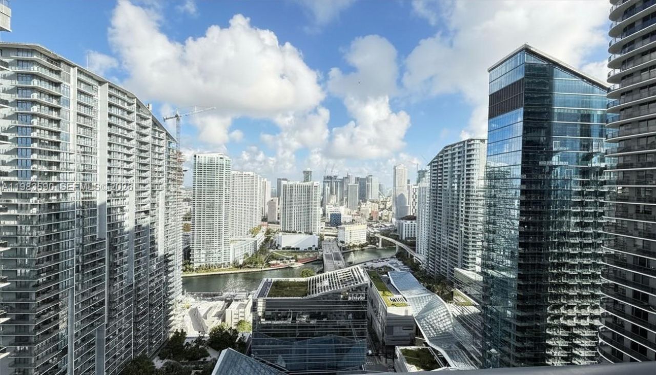 45 SW 9th St, Unit 3809, Miami, FL 33130 Photo