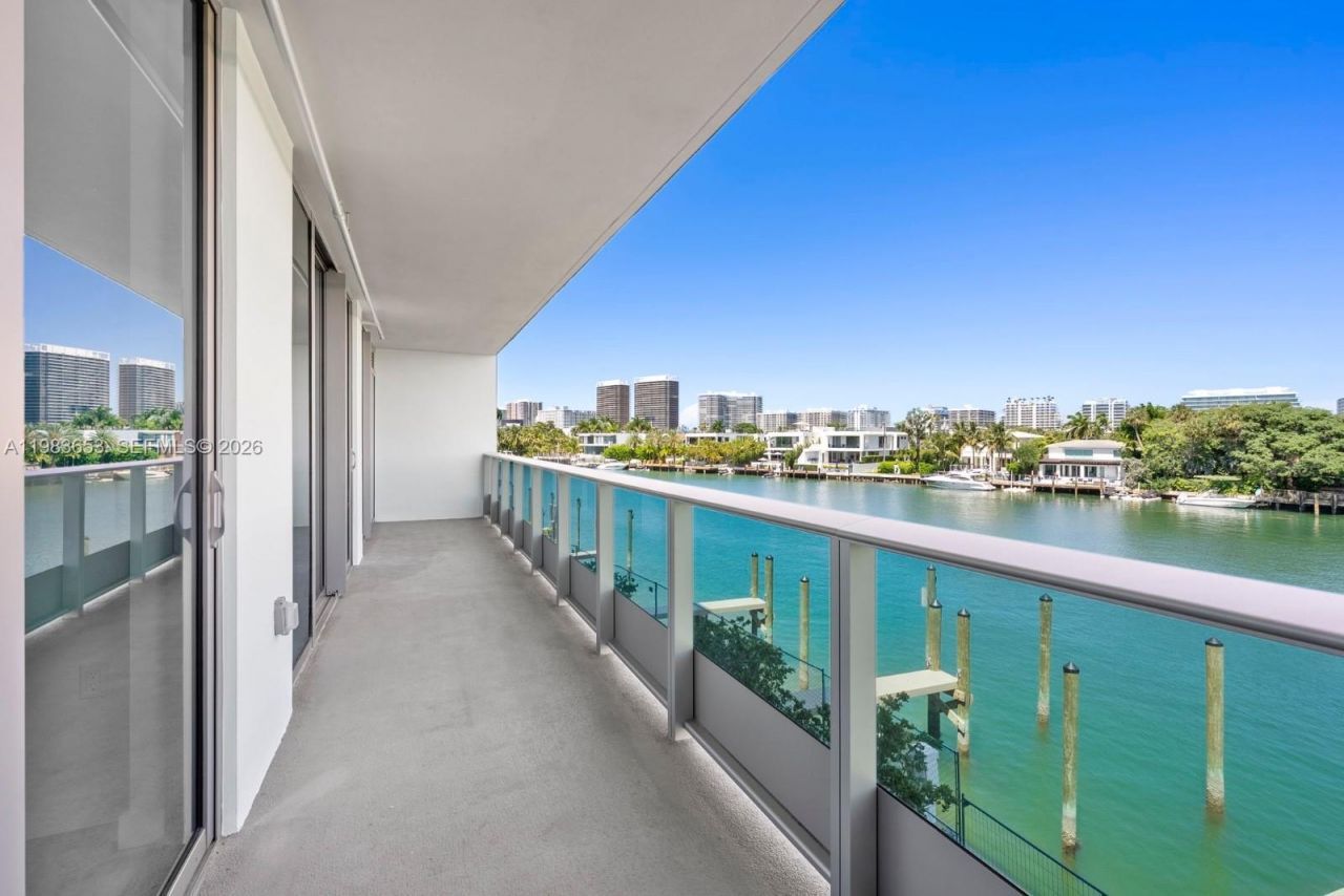 9221 E Bay Harbor Drive, Unit 409, Bay Harbor Islands, FL 33154 Photo
