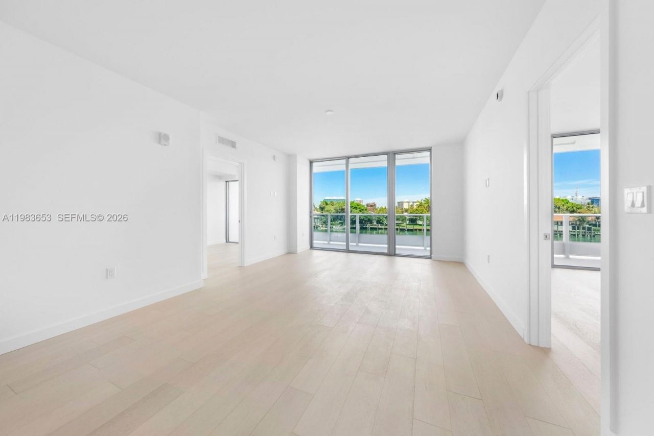 9221 E Bay Harbor Drive, Unit 409, Bay Harbor Islands, FL 33154 Photo