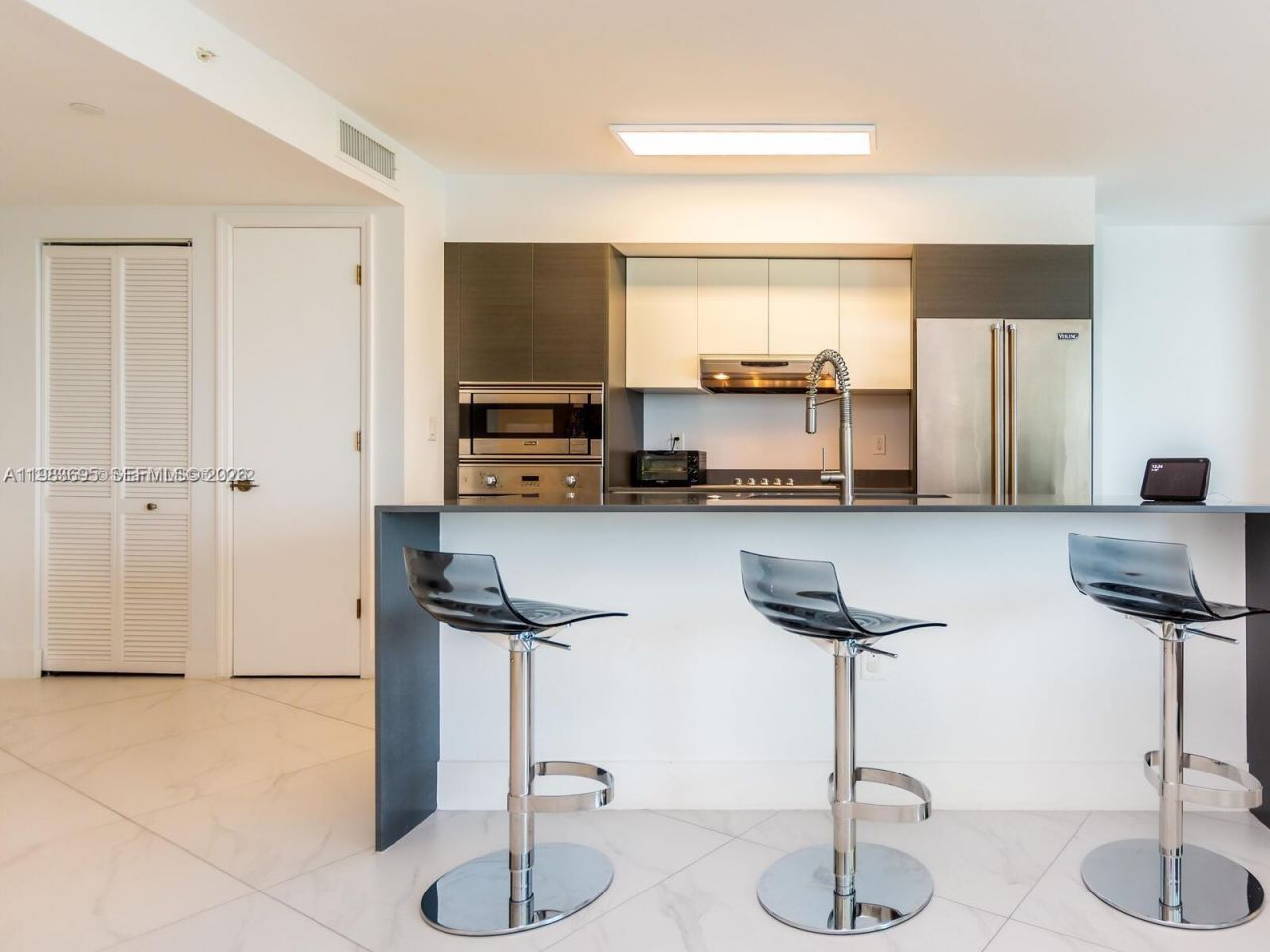 9821 E Bay Harbor Dr , Unit 502, Bay Harbor Islands, FL 33154 Photo