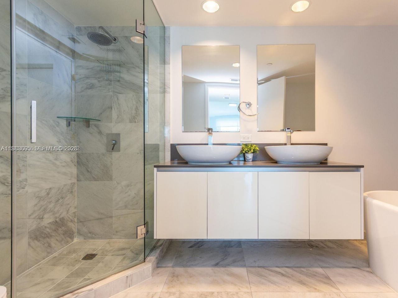 9821 E Bay Harbor Dr , Unit 502, Bay Harbor Islands, FL 33154 Photo