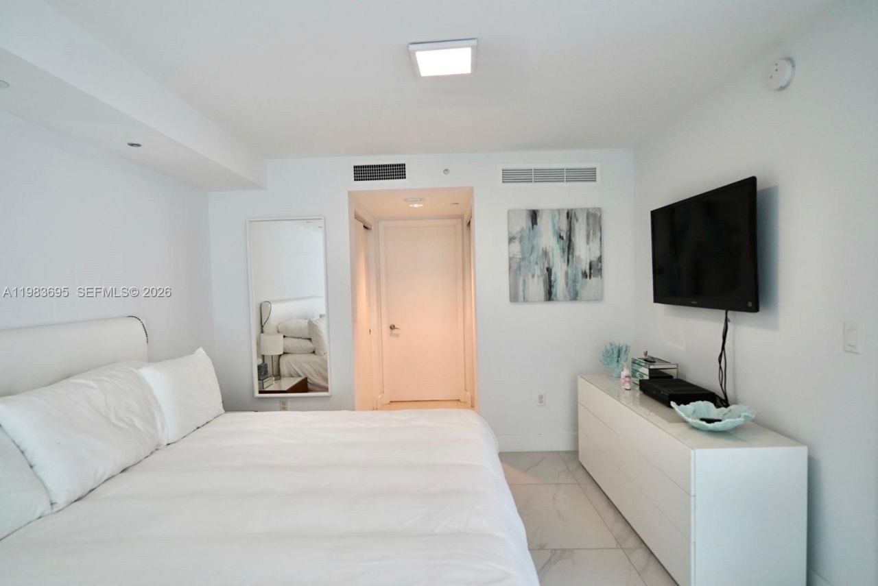 9821 E Bay Harbor Dr , Unit 502, Bay Harbor Islands, FL 33154 Photo